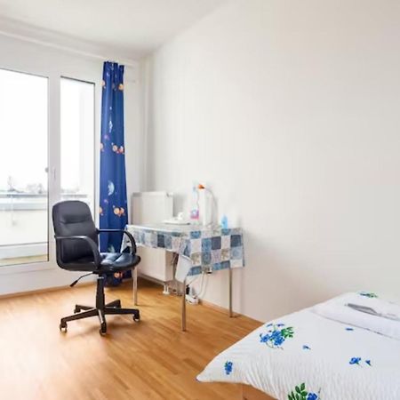 Privatzimmer Mit Balkon-Richtung Messe Хановер Екстериор снимка