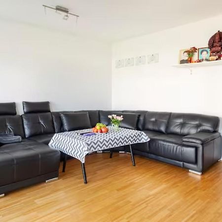 Privatzimmer Mit Balkon-Richtung Messe Хановер Екстериор снимка
