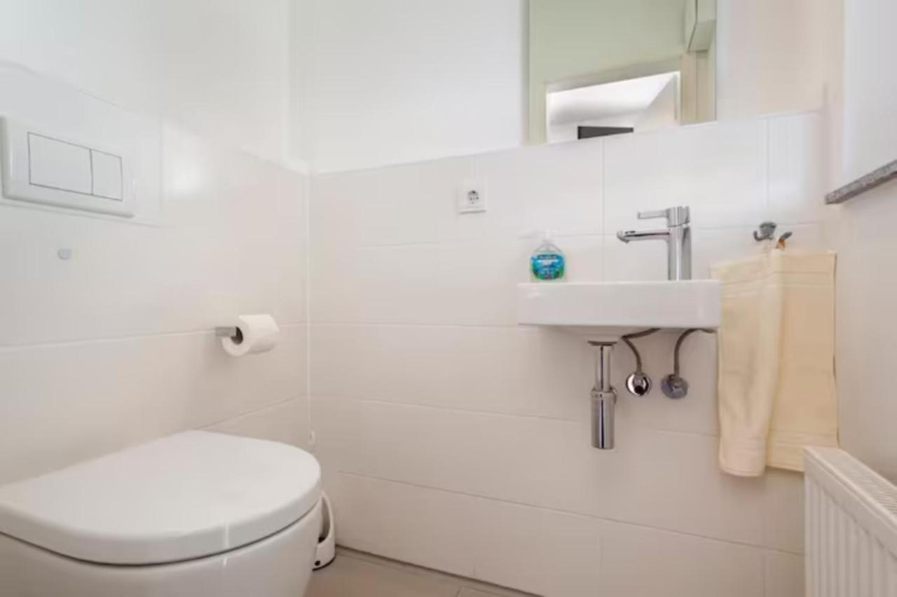 Privatzimmer Mit Balkon-Richtung Messe Хановер Екстериор снимка