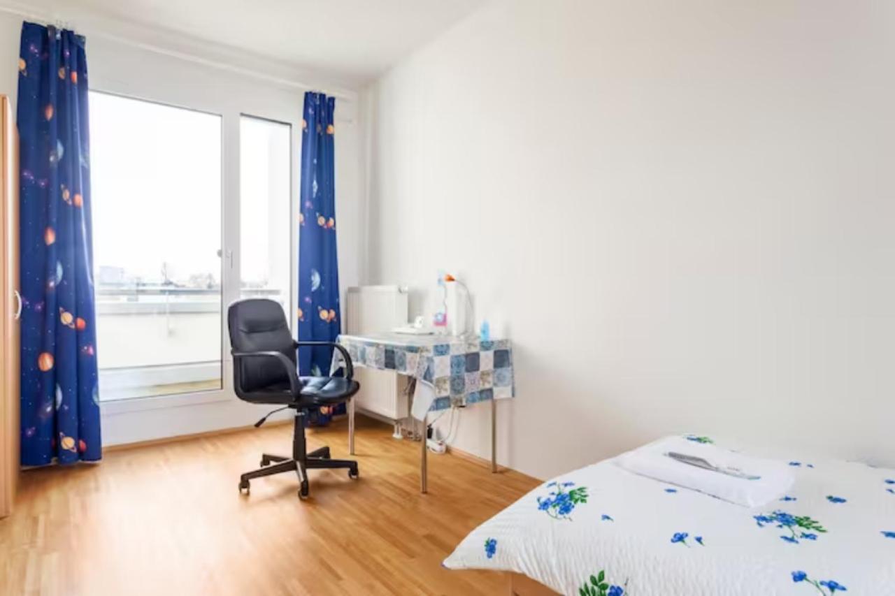 Privatzimmer Mit Balkon-Richtung Messe Хановер Екстериор снимка